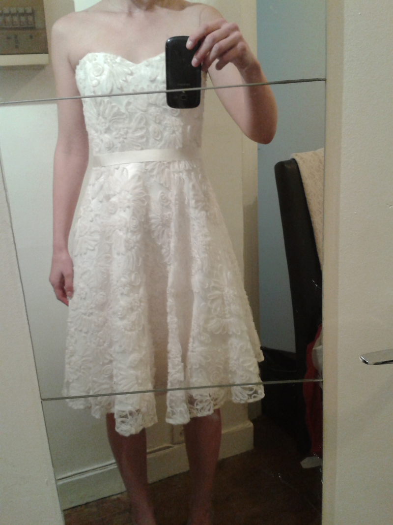 Illustration for article titled Inane: Dress help. Wedding etiquette. WAT.